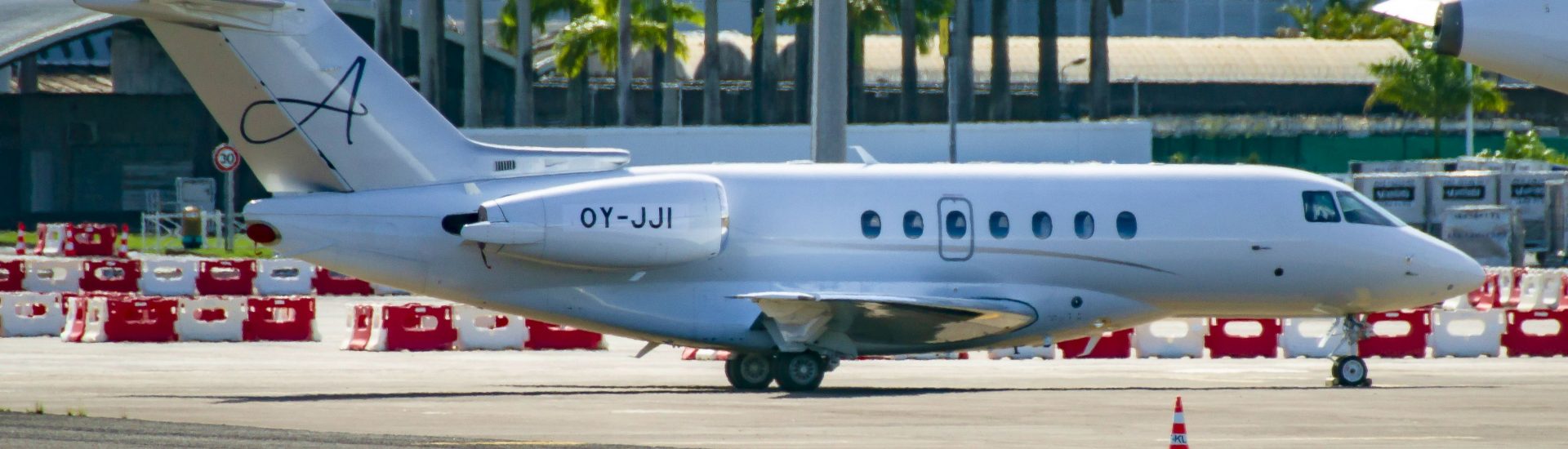 Hawker 4000 Sun-Air OY-JJI