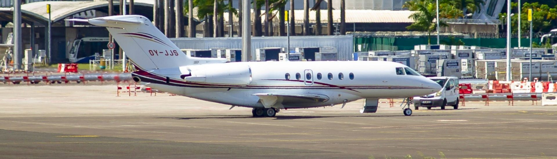 Hawker 4000 Sun-Air OY-JJS